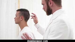 MormonBoyz-Beautiful Unshaved Dad Licks Butthole and Pulverizes Elastic Culo Bottom Deep