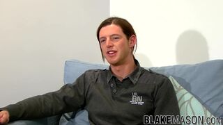 English Faggot is Blessed to Display how to Masturbate off