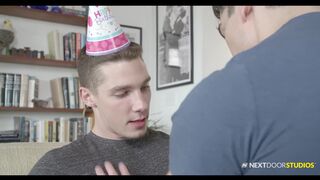 NextDoorBuddies Providing my hottest Mate a No Condom B-Day Bounty!