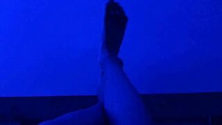 Mis pies en tus sueños