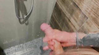 Throbbing KNOB under the douche sploog????????