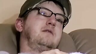 Round fledgling wears glasses for solo fap off