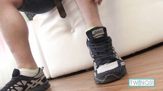 Muscled Cub Luke A Drains Off With A Pump And Completes Off In His 6 Cram!