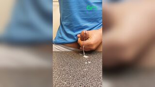 Bumili ako sa palengke ng walang brief dami tingin sa akin . pag uwi ko na jakol ako.