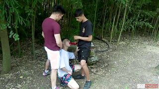 Mechanic gets Double-Teamed