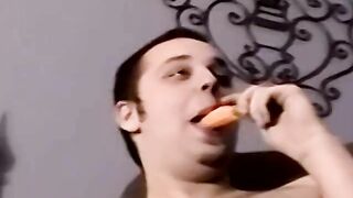 Solo amateur dildoing his booty and working on his dinky