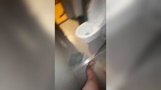 Kinantot ko sa hotel si kumpare kasi nasa mall misis namin