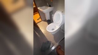 Kinantot ko sa hotel si kumpare kasi nasa mall misis namin