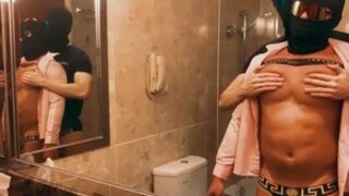 Hotpecs (42)
