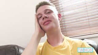 Muscled Leon N Strokes His Yam-Sized Stud Meat And Thumbs His Culo!