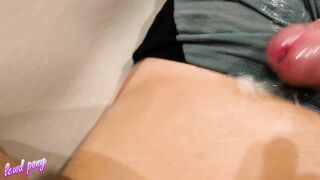 трижды мочится и кончает. Золотой дождь