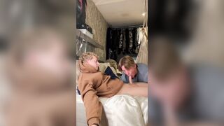 Torrid Jock Gets Sucky-Sucky From Luxurious Twunk
