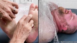 MyFriendsFeet: Tommy Bearhama gets mummified and sniggers with soles kittles
