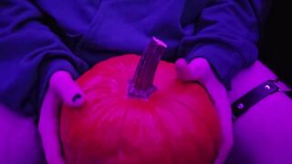 VIOLATING NEWS | YOUNGSTER PLOWS PUNPKIN AND SPUNKS ON MONITOR