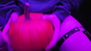 VIOLATING NEWS | YOUNGSTER PLOWS PUNPKIN AND SPUNKS ON MONITOR