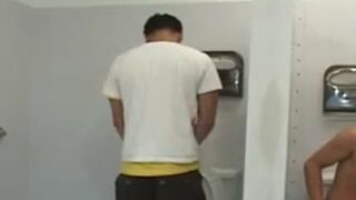 3-some EN GLORY fuck hole DE BANO PUBLICO